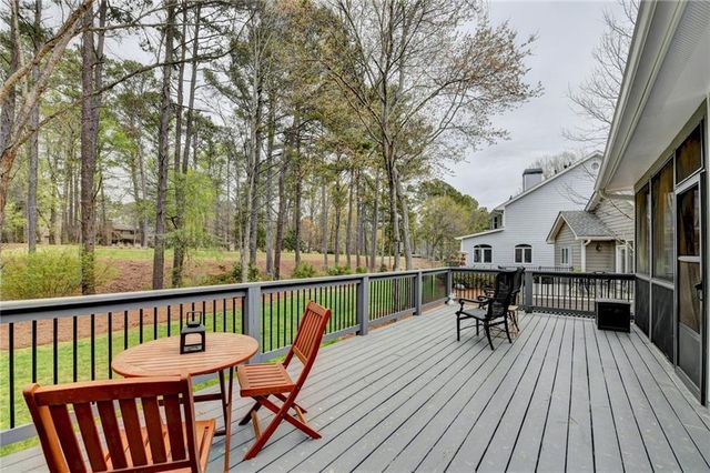 2620 Camden Glen Court, Roswell, GA 30076