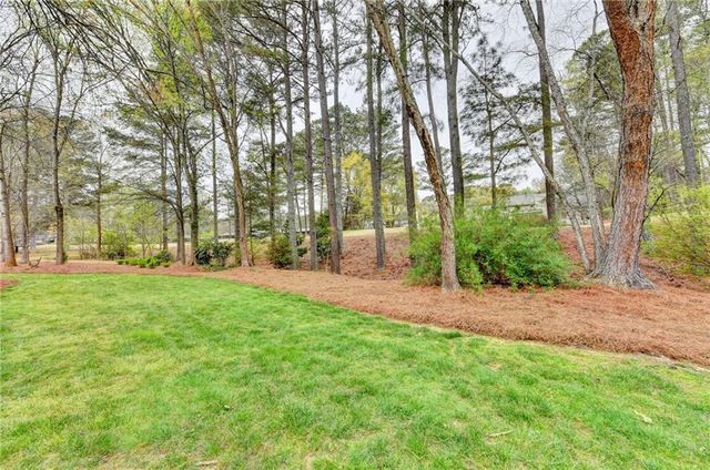 2620 Camden Glen Court, Roswell, GA 30076