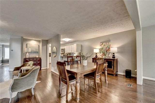 2620 Camden Glen Court, Roswell, GA 30076