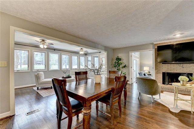 2620 Camden Glen Court, Roswell, GA 30076