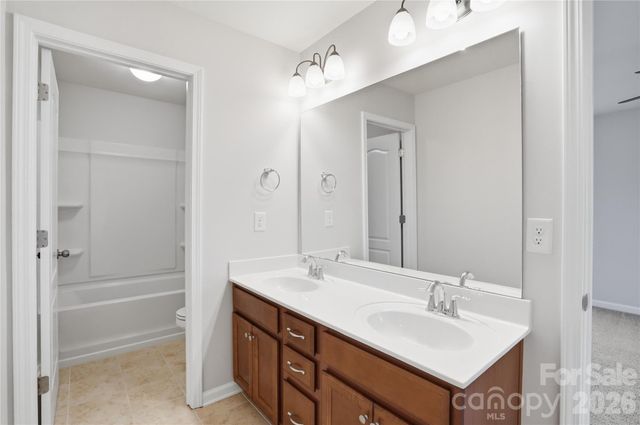 13714 Canterbury Castle Drive, Charlotte, NC 28273