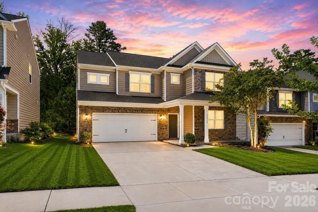 13714 Canterbury Castle Drive, Charlotte, NC 28273