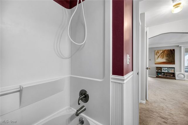 8219 Renwood Drive, Parma, OH 44129