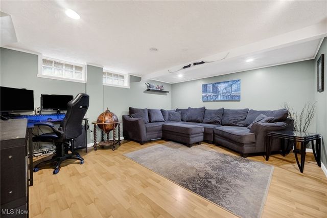 8219 Renwood Drive, Parma, OH 44129