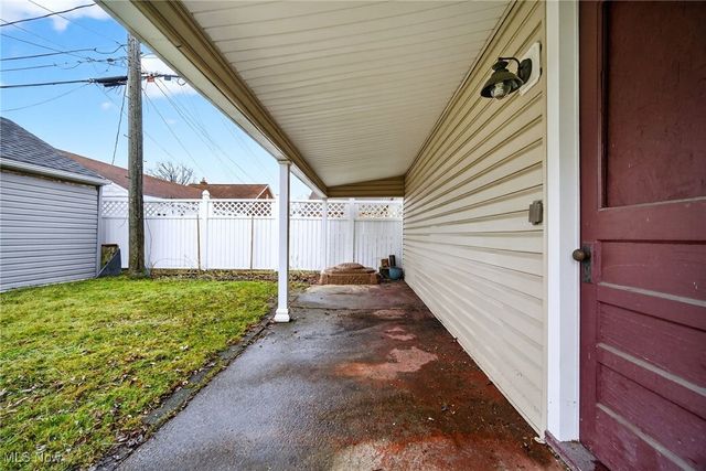 8219 Renwood Drive, Parma, OH 44129