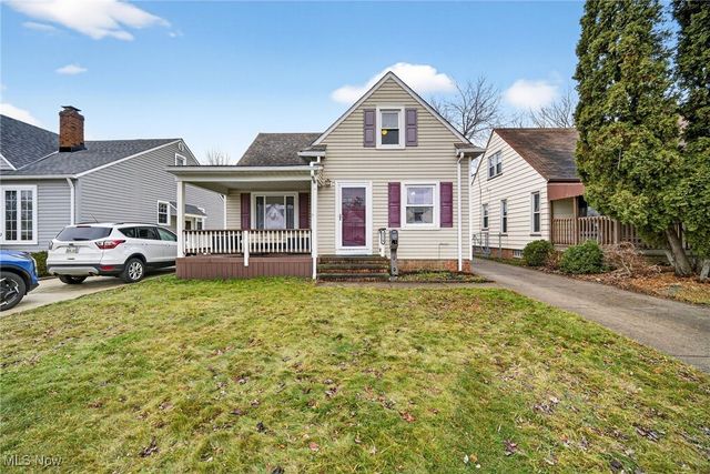 8219 Renwood Drive, Parma, OH 44129