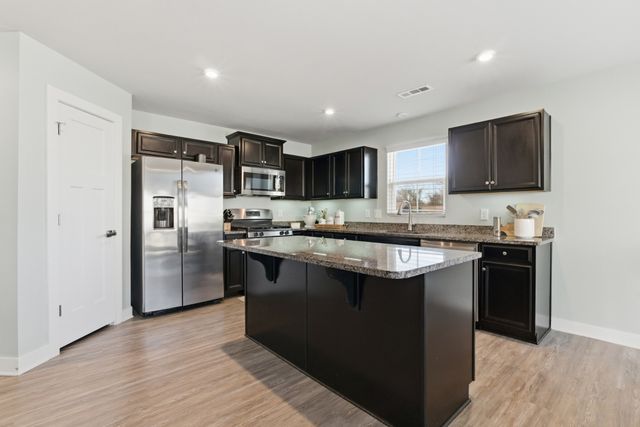 785 Wilkinson Ln, White House, TN 37188