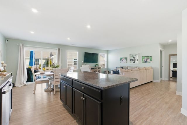 785 Wilkinson Ln, White House, TN 37188