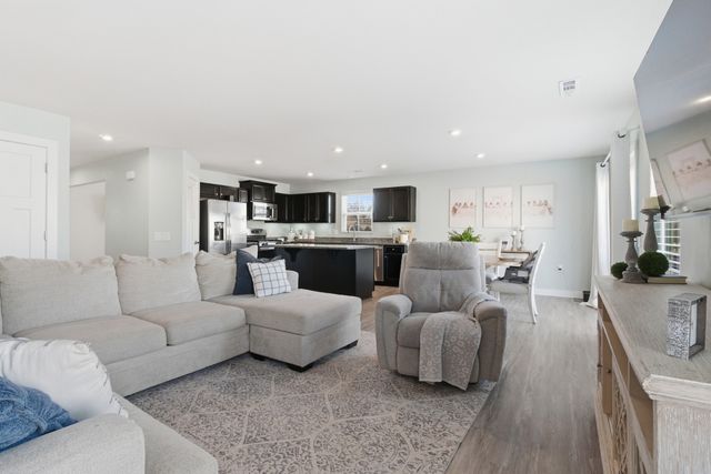 785 Wilkinson Ln, White House, TN 37188