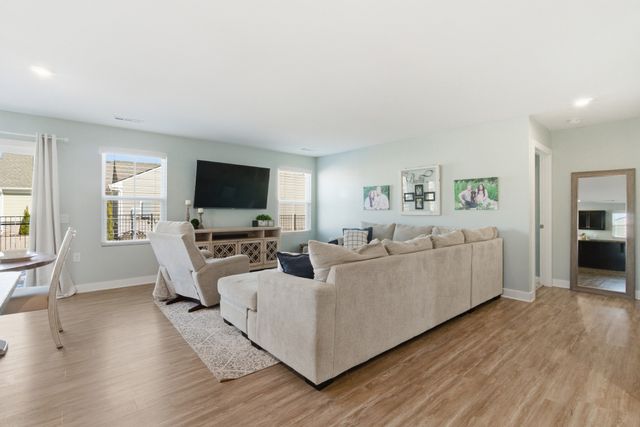 785 Wilkinson Ln, White House, TN 37188