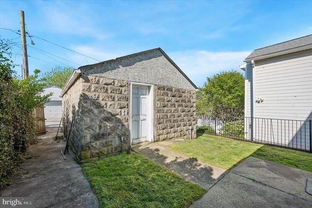 133 W 3RD AVE, Conshohocken, PA 19428