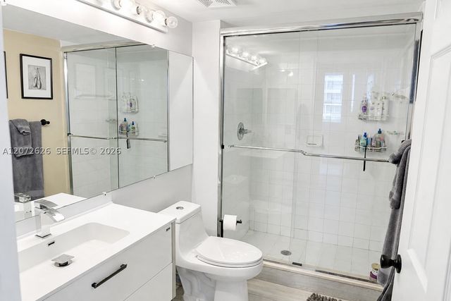 1155 Brickell Bay Dr 902, Miami, FL 33131