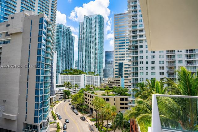 1155 Brickell Bay Dr 902, Miami, FL 33131