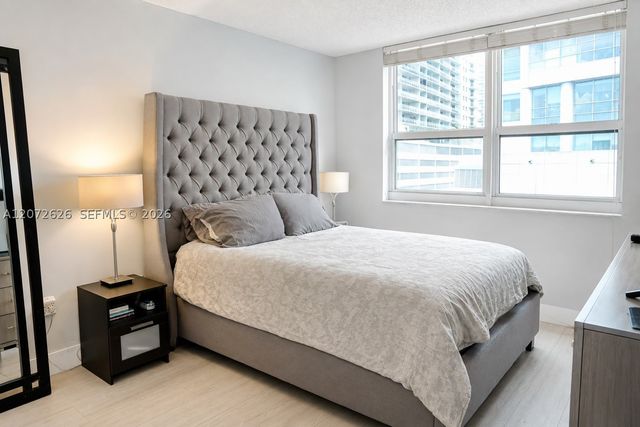 1155 Brickell Bay Dr 902, Miami, FL 33131