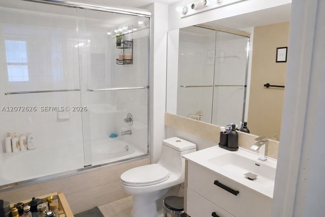 1155 Brickell Bay Dr 902, Miami, FL 33131