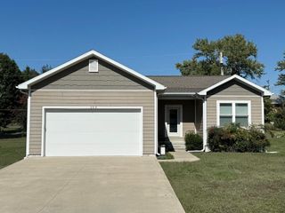 205 E Golden Avenue, El Dorado Springs, MO 64744