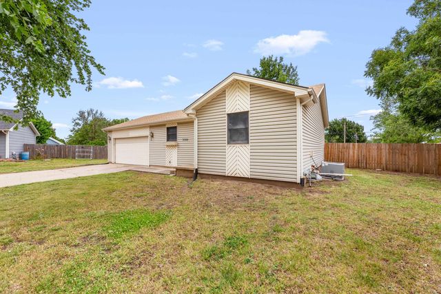 3908 S Gilda Cir, Wichita, KS 67215