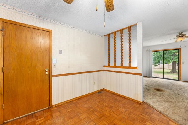 3908 S Gilda Cir, Wichita, KS 67215
