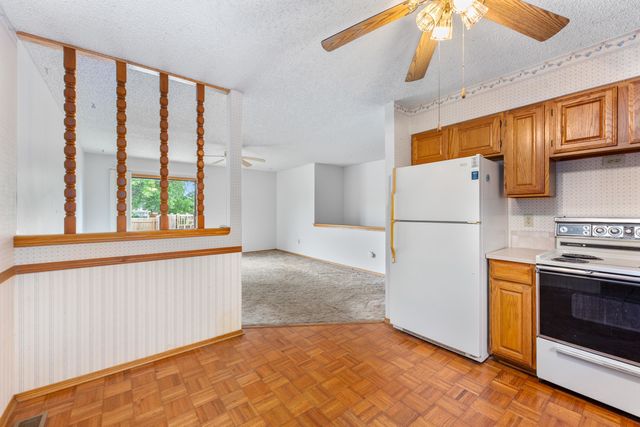 3908 S Gilda Cir, Wichita, KS 67215