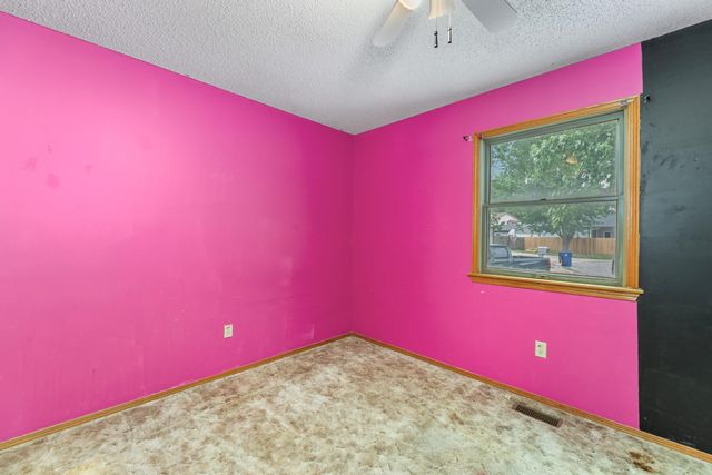 3908 S Gilda Cir, Wichita, KS 67215