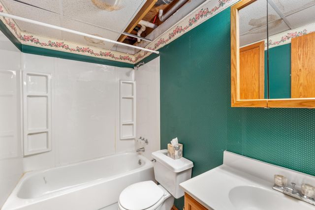 3908 S Gilda Cir, Wichita, KS 67215