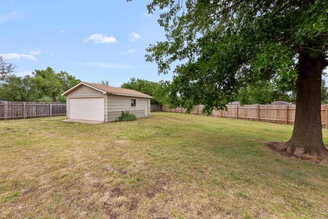3908 S Gilda Cir, Wichita, KS 67215