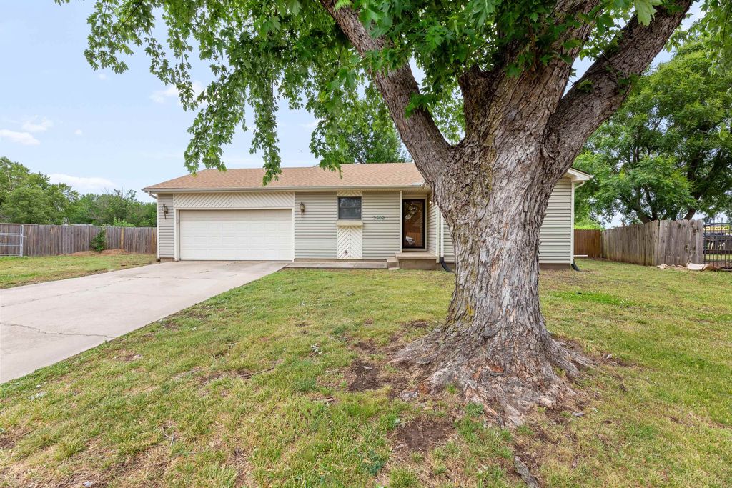 3908 S Gilda Cir, Wichita, KS 67215