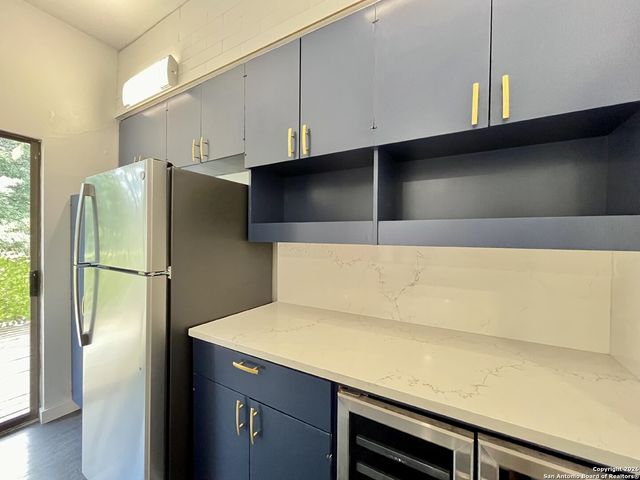 8642 Fredericksburg Rd Apt 501, San Antonio, TX 78240