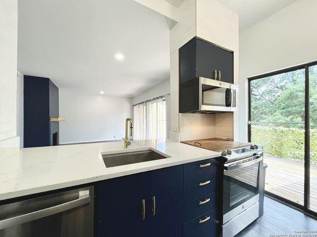 8642 Fredericksburg Rd Apt 501, San Antonio, TX 78240