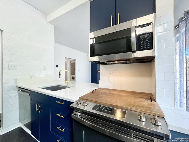 8642 Fredericksburg Rd Apt 501, San Antonio, TX 78240