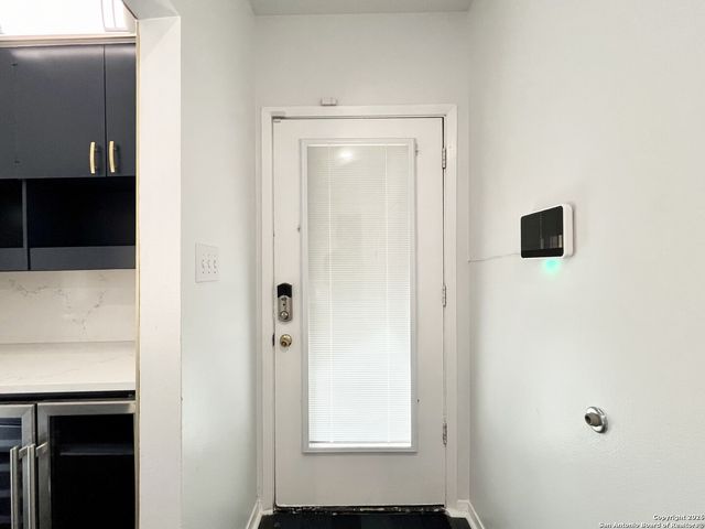 8642 Fredericksburg Rd Apt 501, San Antonio, TX 78240