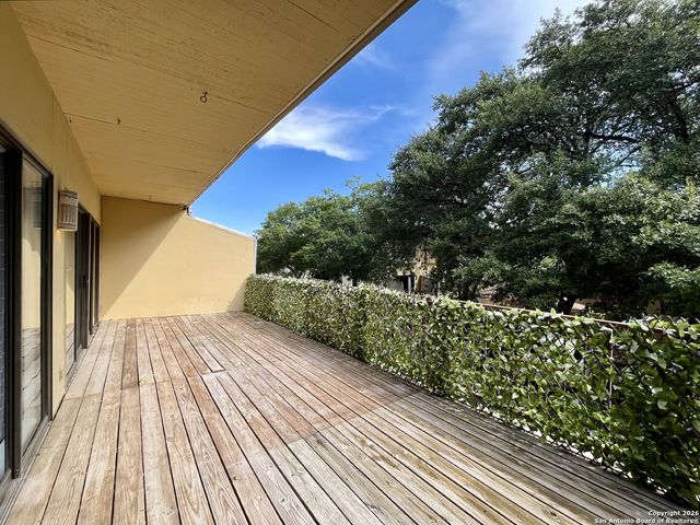 8642 Fredericksburg Rd Apt 501, San Antonio, TX 78240