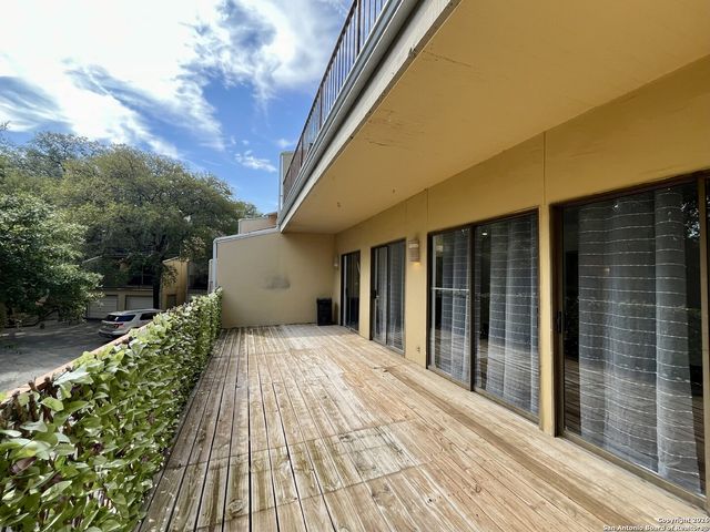 8642 Fredericksburg Rd Apt 501, San Antonio, TX 78240