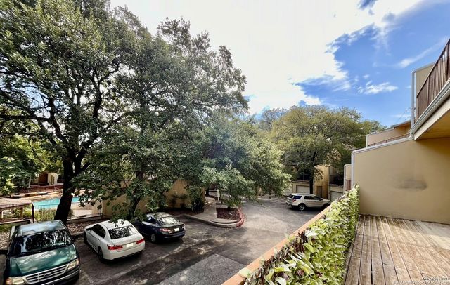 8642 Fredericksburg Rd Apt 501, San Antonio, TX 78240