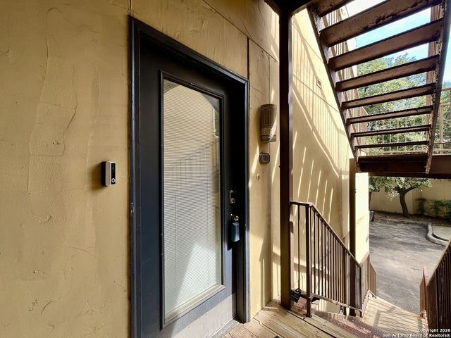 8642 Fredericksburg Rd Apt 501, San Antonio, TX 78240