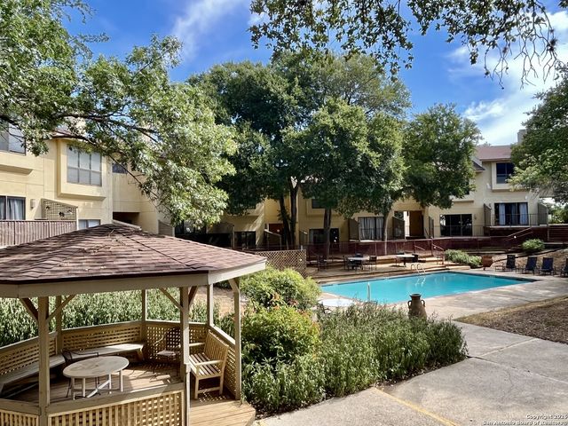 8642 Fredericksburg Rd Apt 501, San Antonio, TX 78240