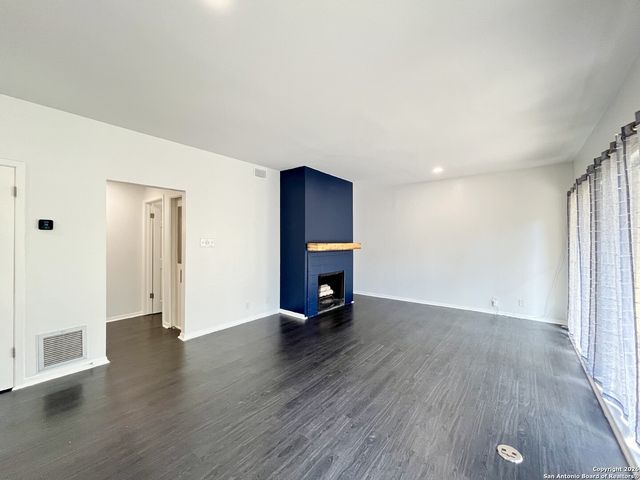 8642 Fredericksburg Rd Apt 501, San Antonio, TX 78240