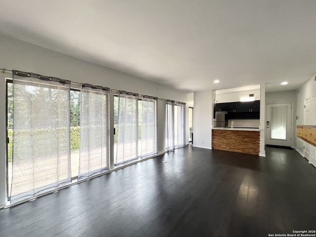 8642 Fredericksburg Rd Apt 501, San Antonio, TX 78240