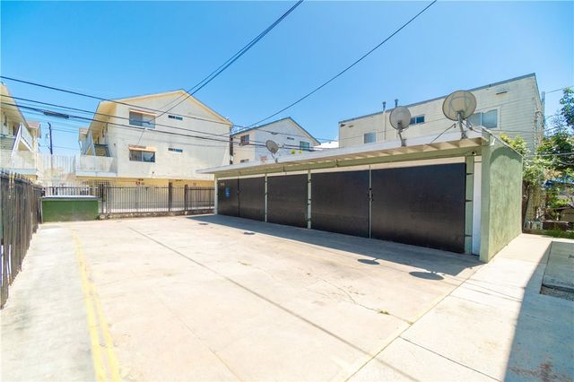 834 Walnut, Long Beach, CA 90813