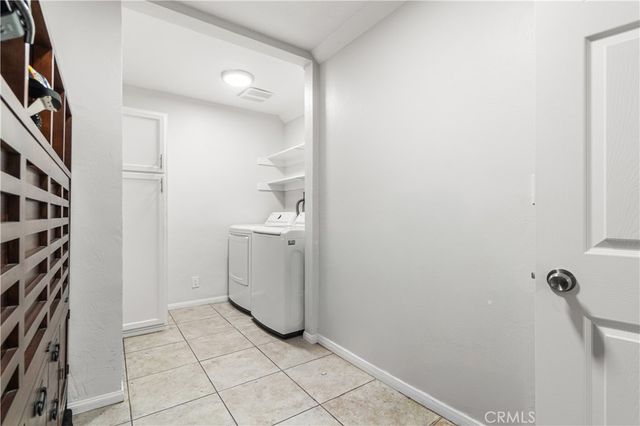 834 Walnut, Long Beach, CA 90813