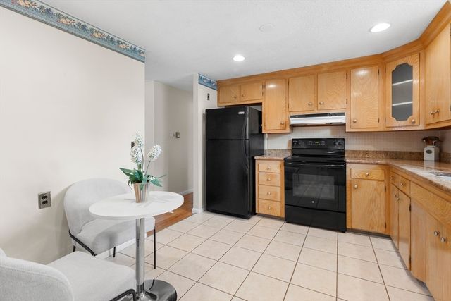 262 Sanders Avenue, Lowell, MA 01851