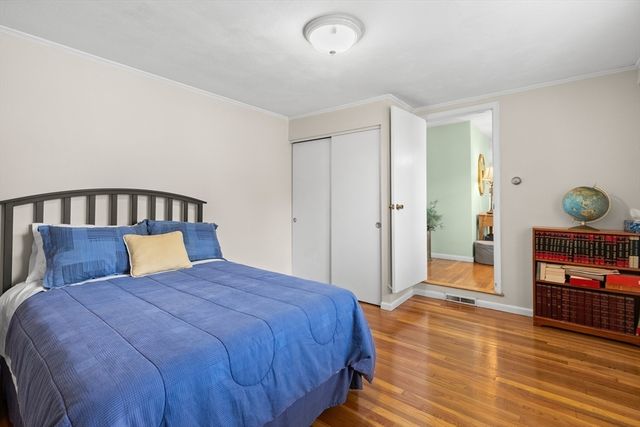 262 Sanders Avenue, Lowell, MA 01851