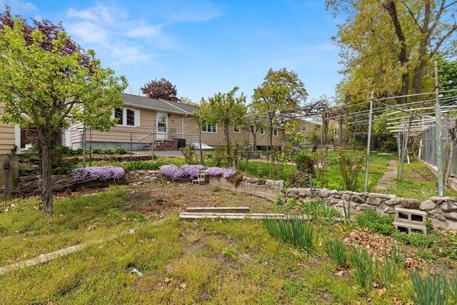 262 Sanders Avenue, Lowell, MA 01851
