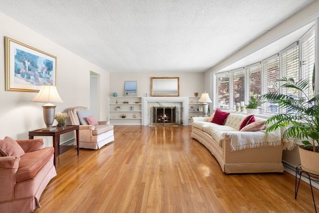 262 Sanders Avenue, Lowell, MA 01851