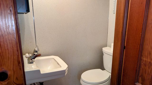 1097 NE Kubin Avenue, Jensen Beach, FL 34957