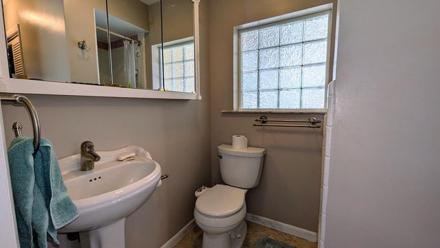 1097 NE Kubin Avenue, Jensen Beach, FL 34957