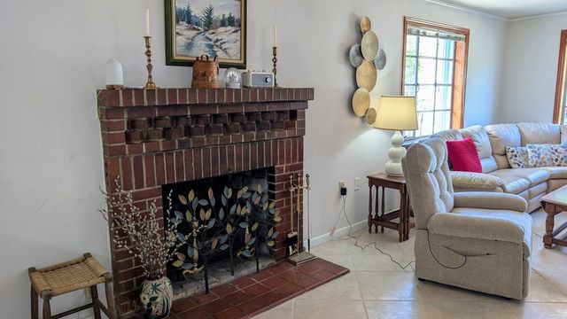 1097 NE Kubin Avenue, Jensen Beach, FL 34957