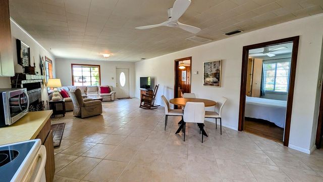 1097 NE Kubin Avenue, Jensen Beach, FL 34957