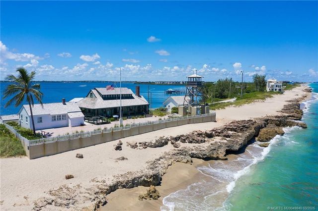 1097 NE Kubin Avenue, Jensen Beach, FL 34957