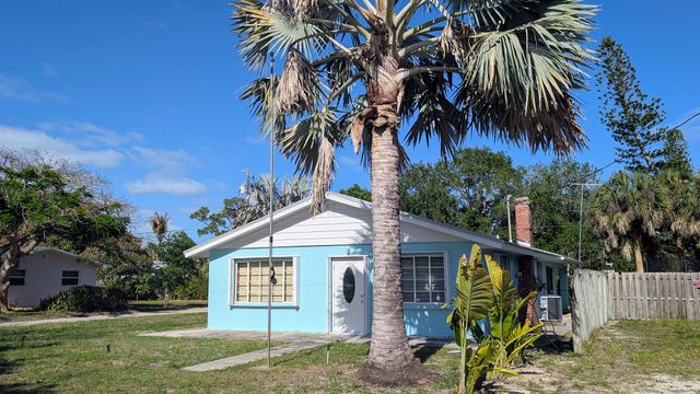 1097 NE Kubin Avenue, Jensen Beach, FL 34957